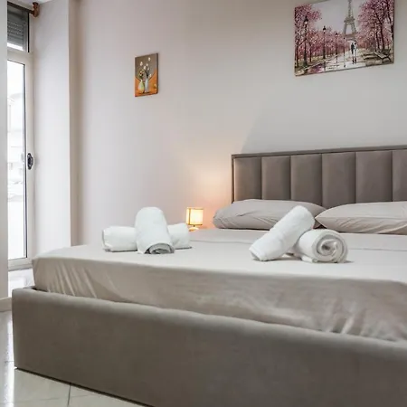 Brand New Apartment- Great Location Seafront With Pool Access