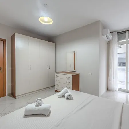 公寓 Brand New Apartment- Great Location Seafront With Pool Access *
